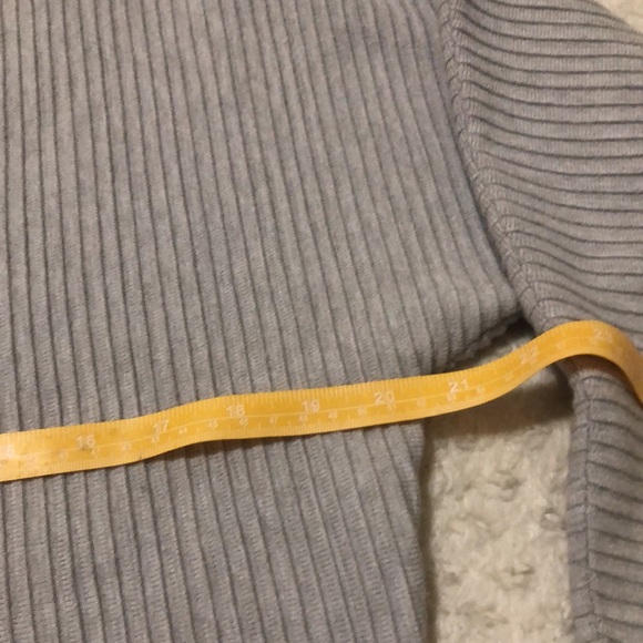 Tahari pullover gray turtle neck sweater small - Picture 4 of 8